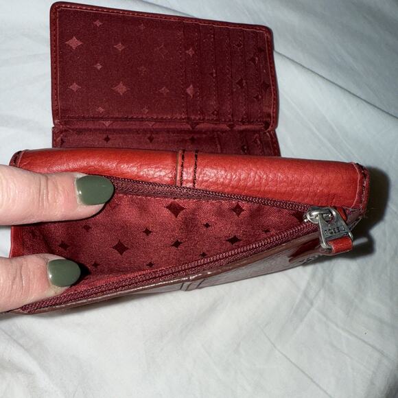 Aged Fossil Soft Red Leather Tri-fold Wallet Silver Hardware - Picture 5 of 5